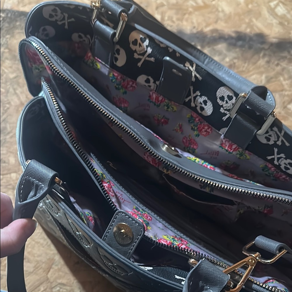 Gray Skull Embossed Betsey Johnson Satchel - Picture 3 of 7